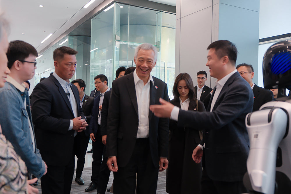 Singapore's Senior Minister Lee Hsien Loong visited AGIBOT
