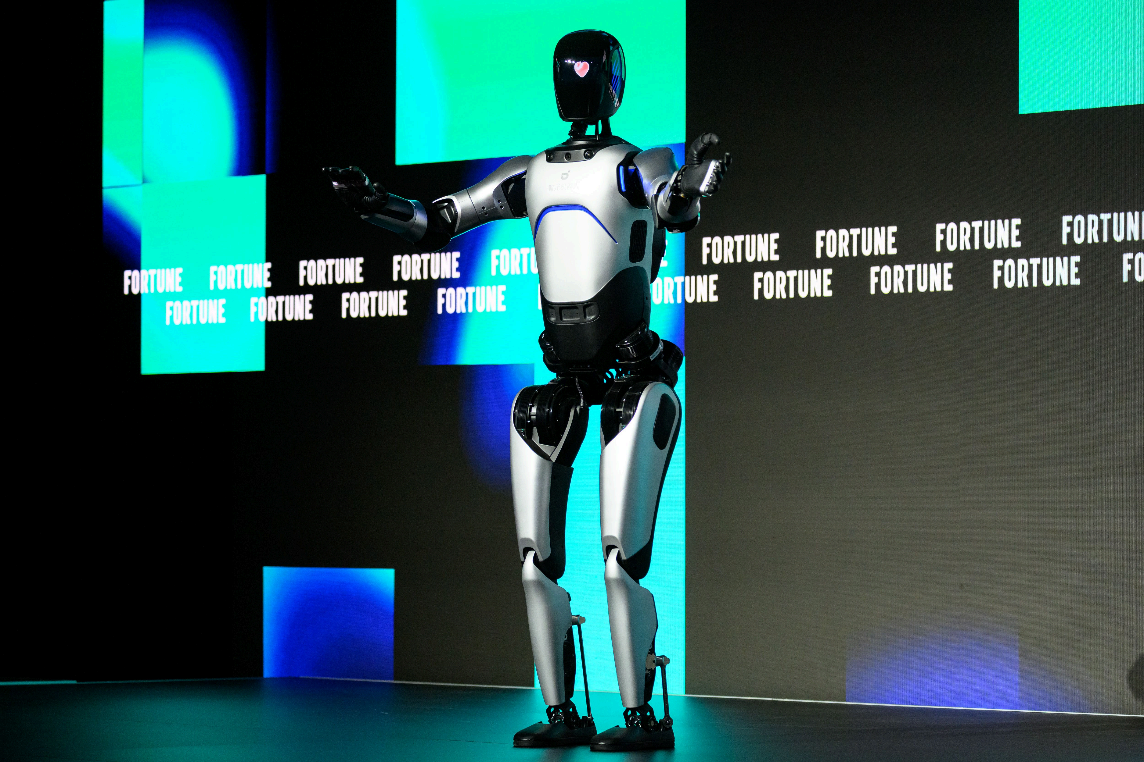 AGIBOT Makes Debut at Fortune Event with Full-Size Humanoid Robot AGIBOT A2 as Special Guest